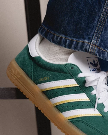 adidas Hand 2 Green White Detail On Feet