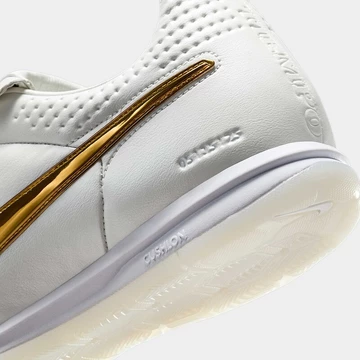 Ronaldinho x Nike Tiempo Legend Touch of Gold