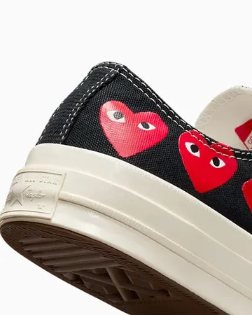 CDG Converse Chuck 70 Lo Black Heart Details ferse