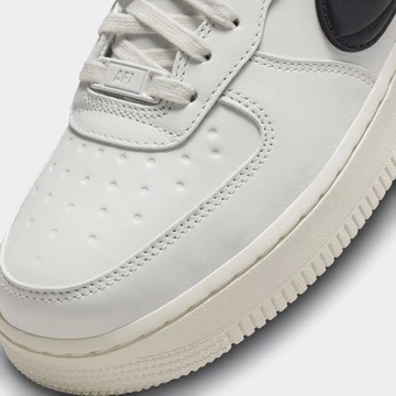 Air Force 1 Low Quilted Swooshes - Toebox