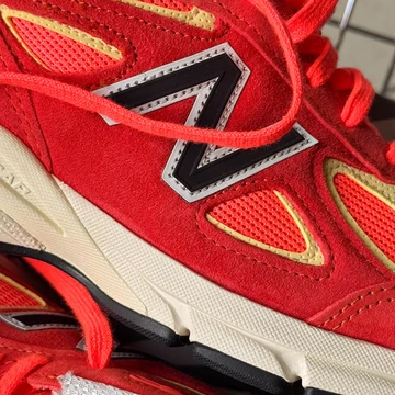 New Balance 990v4 Made in USA Bart Simpson Detailbild
