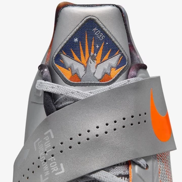 Nike KD 4 Galaxy Detail Logo Zunge
