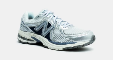 Northern Lights New Balance 860 v2 Pack Arctic Grey Außenseite leicht schräg