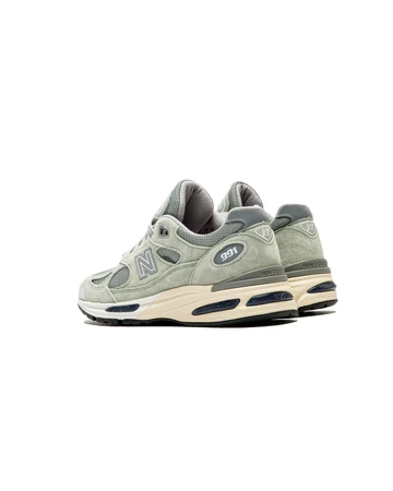 New Balance 991 Made in UK Sea Grass schräg