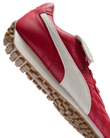 Fenty x Puma Avanti Warm White Pack Club Red Detail von Unten