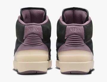 Jordan 2 Off Noir Mauve von Hinten