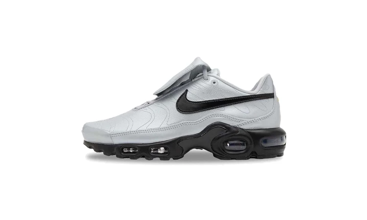 Air Max Plus Tiempo Wolf Grey Titelbild auf weißem Hintergrund