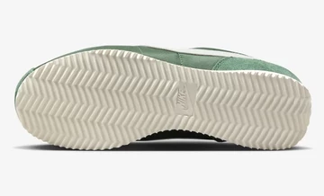 Nike Cortez Fir Sohle