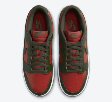 Dunk Low Mystic Red Cargo Khaki von Oben