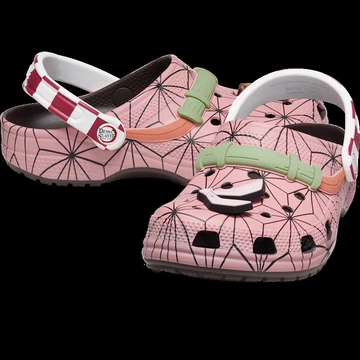 Demon Slayer x Crocs Classic Clog Espresso Paar