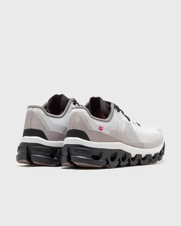 On Running Cloudflow Distance