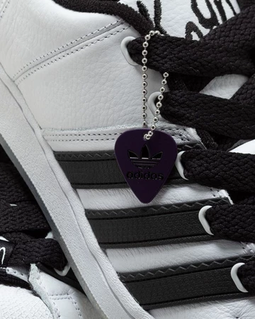 Korn adidas Supermodified Detail Hnagtag