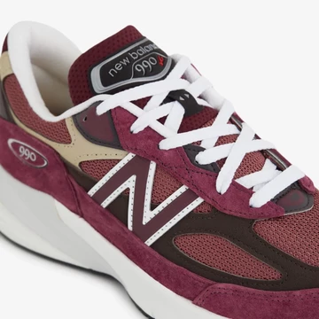 New Balance 990v6 Burgundy Tan Detail Logo