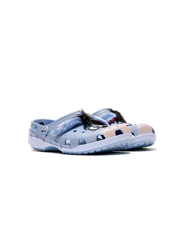 Winnie The Pooh x Crocs Classic Clog Eeyore Paar seitlich