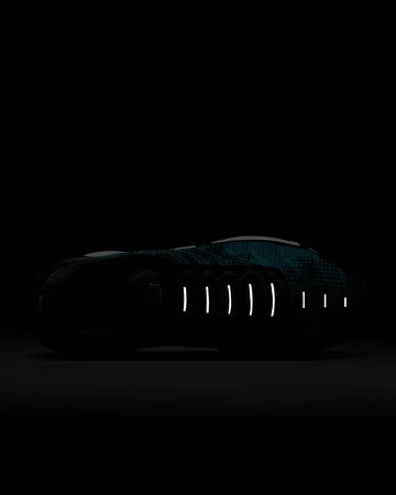 Air Max Plus Dot Pattern im Dunkeln