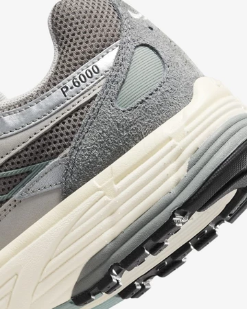 Nike P-6000 Flat Pewter - Ferse Detail
