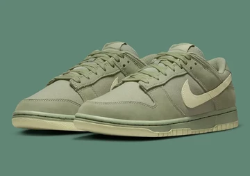 Dunk Low Premium Oil Green schräg
