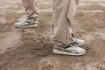 Asphaltgold Saucony Shadow 6000 Light Grey Lookbook On-Feet 2