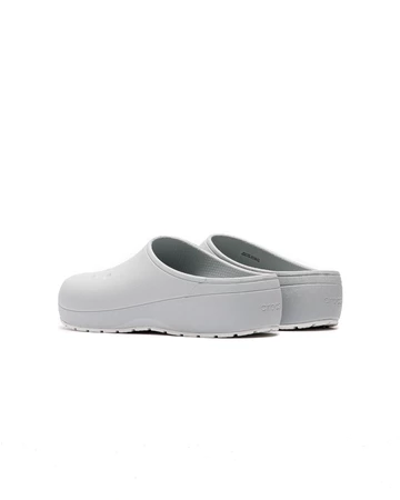 Crocs Classic Quiet Clog Mirage Paar von der Seite von Hinten