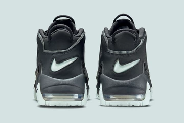Der Nike Air More Uptempo Dark Smoke Grey von hinten