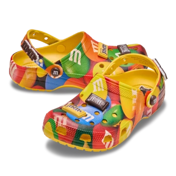 M&M'S x Crocs Pack Paar seitlich