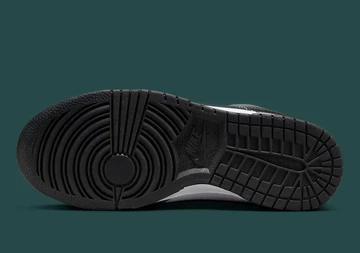 Dunk Low SE Just Do It Iridescent Sohle