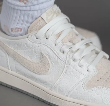 Chris Paul Jordan 1 Low OG Light Cream Sail On Feet Detail