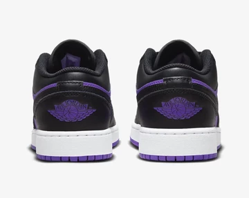 Jordan 1 Low GS Purple Venom von Hinten