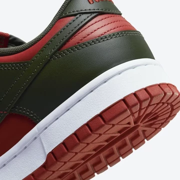 Dunk Low Mystic Red Cargo Khaki Detail Ferse