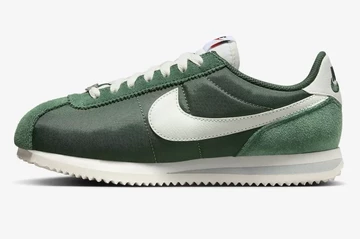 Nike Cortez Fir Außenseite