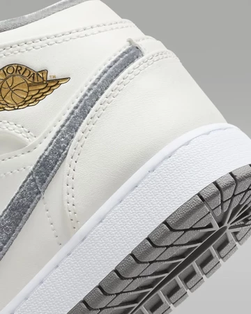 Jordan 1 Mid GS Grey Velvet Toe ferse