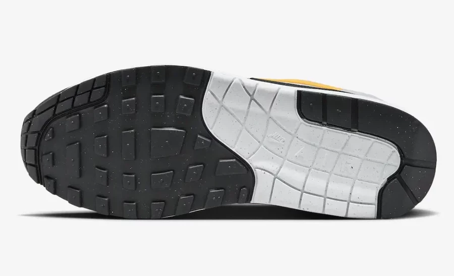 Air Max Black University Gold FD9082-104 Dead Stock