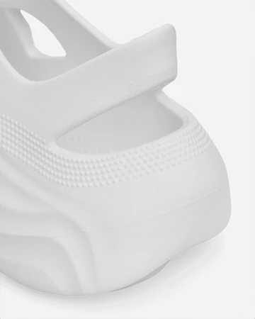 Dingyun Zhang x Crocs Diffuser White Detailbild