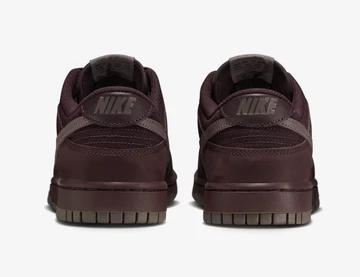 Dunk Low Premium Burgundy Crush von Hinten