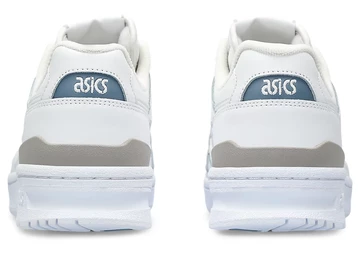 Charlotte Cardin Asics EX89 von Hinten