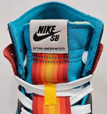 Di'orr Greenwood Nike SB Dunk High Details des SB Logo