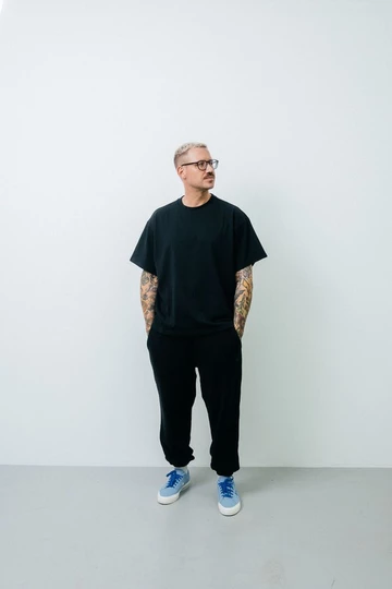 Awake NY x Converse One Star Pro – Latest Pick Up an Wand stehend