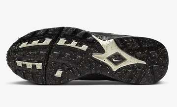 Undefeated Nike Air Terra Humara Black sohle