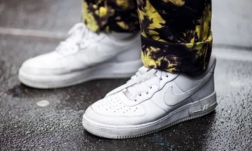 Der Air Force 1 in weiß am Fuß