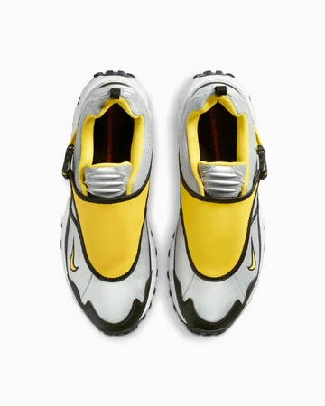 Nike ACG Phassad Yellow Paar von oben