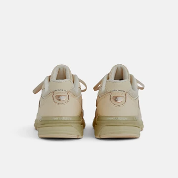 New Balance 990v4 Macadamia Morel Paar Fersen