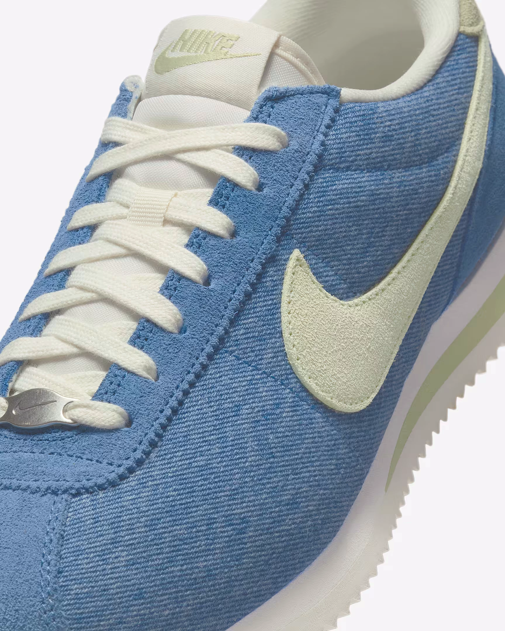 Nike Shoe Nike Cortez Denim Nike Cortez SE Denim IH6354-004 Dead Stock