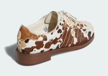 CLOT x adidas Superstar Dress Cow Print schräg