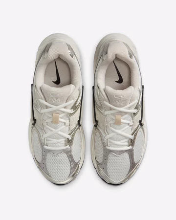 Nike V5 RNR Summit White Paar von oben