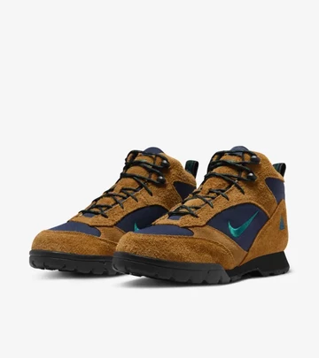 Nike ACG Torre Mid Burnt Sienna schräg von der Seite