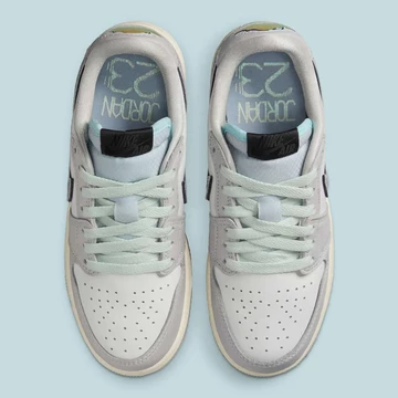 Jordan 1 Low Year of the Snake Paar von oben