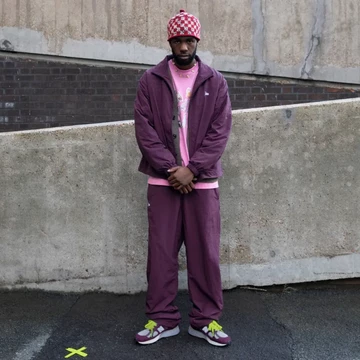 Patta New Balance 991v2 Purple Lookbook Model von Vorne