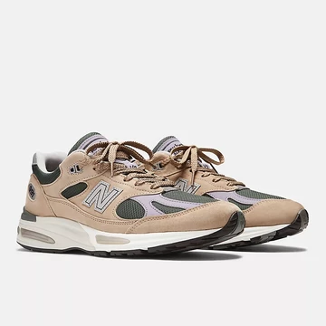 New Balance 991v2 Cement schräg