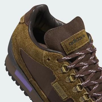 Blondey adidas Winterhill details