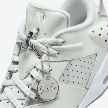 Jordan 6 Low Golf Gift Giving Detail Zunge